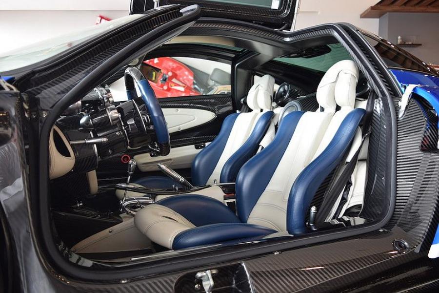  Pagani Huayra (001) 2013 года  (фото 10 из 13)